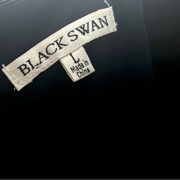 Lulu’s Black Swan, Flirty, Funky & Fabulous,Sexy Layered look, Classic,Timeless - Picture 8 of 15